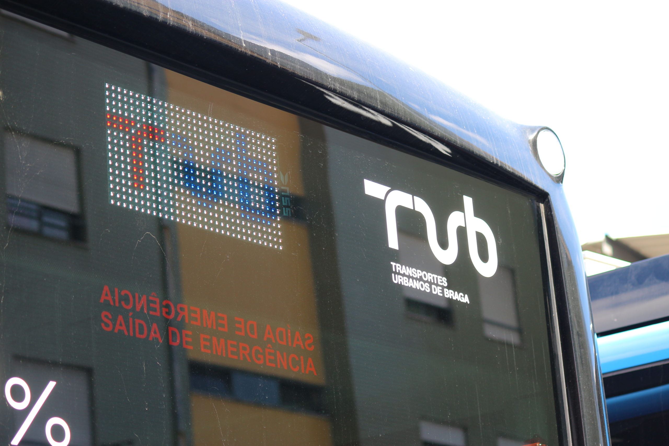 TUB adquire 6 viaturas elétricas com Indicadores de Destino policromáticos NSS